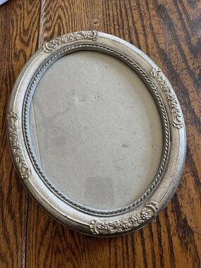 Ornate Oval Silver Decorative Photo Frame